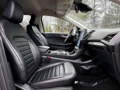 Used 2023 Ford Edge SEL image 13