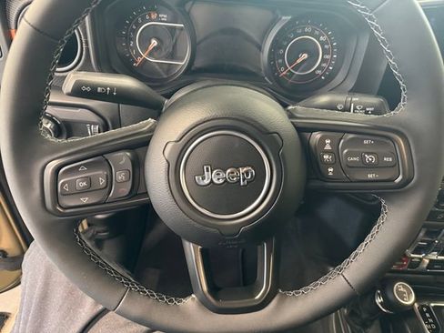 New 2026 Jeep Gladiator Mojave w/ Safety Group AWD/4WD image 23