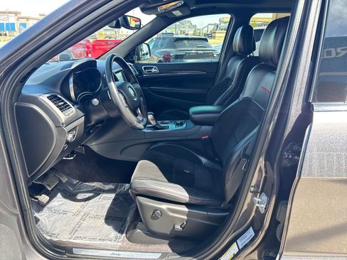 Used 2017 Jeep Grand Cherokee Trailhawk image 9