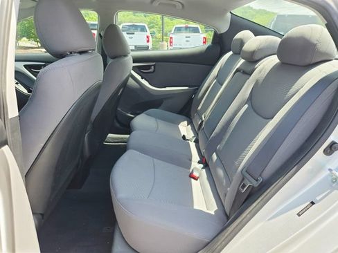 Used 2015 Hyundai Elantra SE w/ Option Group 02 FWD image 15