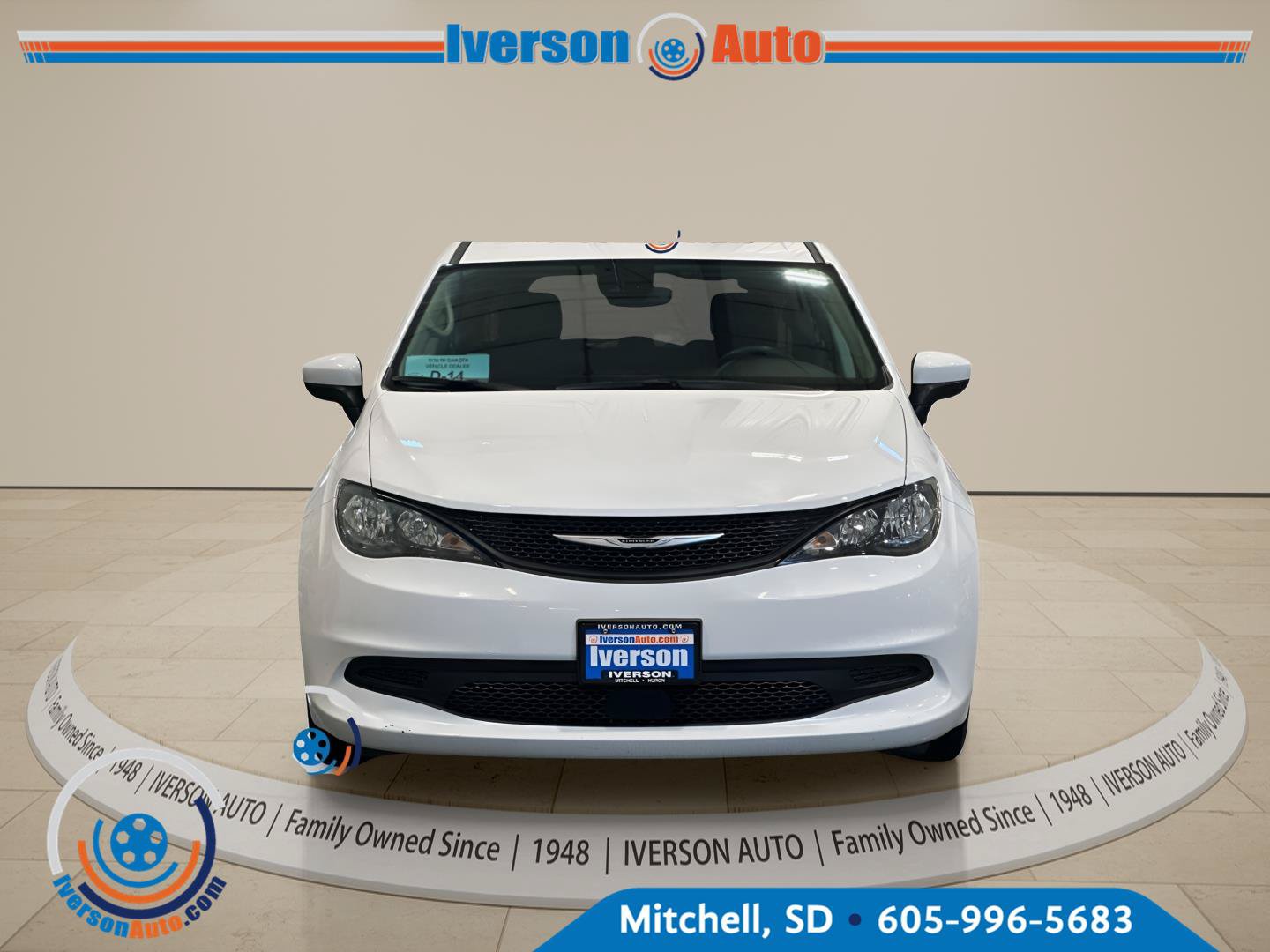 Used 2023 Chrysler Voyager LX FWD image 3