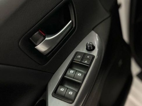 Used 2019 Toyota Sienna SE Premium w/ Carpet Mat Package image 28