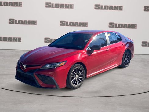 Used 2021 Toyota Camry SE FWD image 1