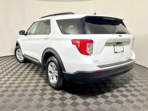 Used 2022 Ford Explorer XLT AWD/4WD image 11