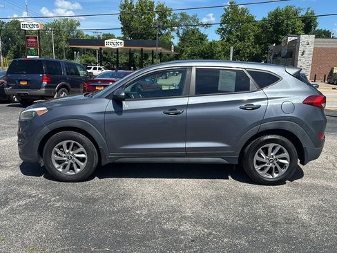 Used 2018 Hyundai Tucson SE FWD image 2
