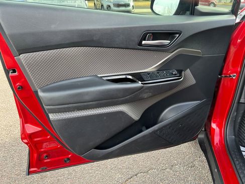 Used 2021 Toyota C-HR Limited image 14