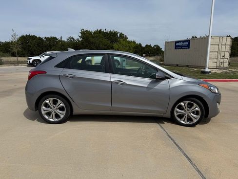 Used 2014 Hyundai Elantra GT w/ Option Group 02 image 4