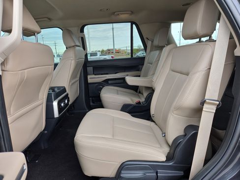 Used 2022 Ford Expedition XLT AWD/4WD image 11