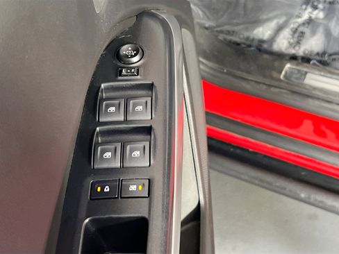 Used 2020 Chevrolet Colorado ZR2 image 16