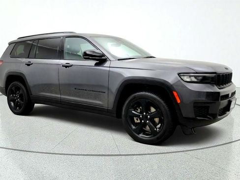 Used 2023 Jeep Grand Cherokee L Altitude AWD/4WD image 3
