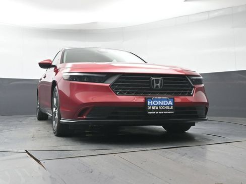 Certified 2023 Honda Accord EX image 34