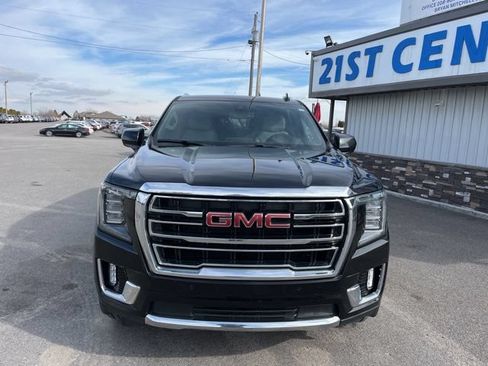 Used 2022 GMC Yukon XL SLT AWD/4WD image 2