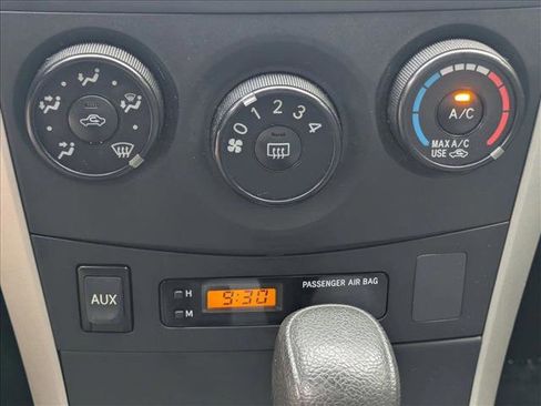 Used 2010 Toyota Corolla LE image 12