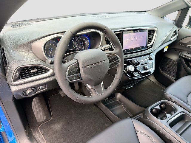 New 2027 Chrysler Pacifica Select FWD image 9