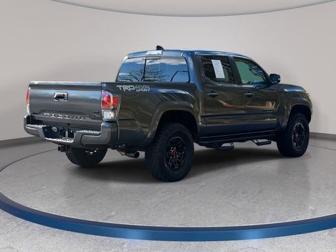 Used 2022 Toyota Tacoma TRD Sport image 5