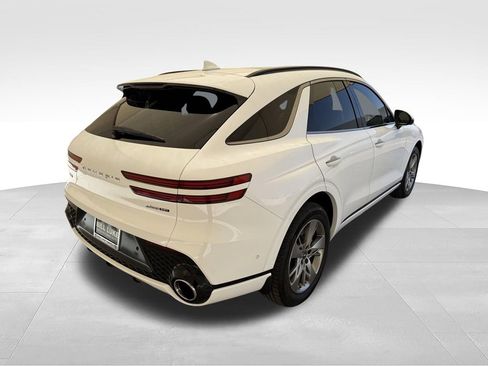 Used 2022 Genesis GV70 3.5T Sport w/ Sport Advanced Package AWD/4WD image 5