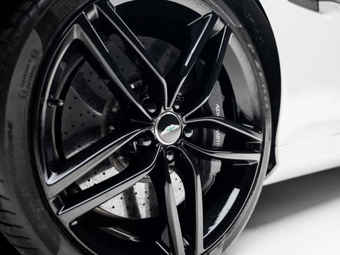 Used 2016 Aston Martin DB9 GT image 24