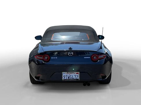 Certified 2025 MAZDA MX-5 Miata Club RWD image 4