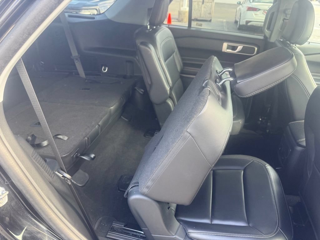 Used 2024 Ford Explorer XLT w/ Equipment Group 202A AWD/4WD image 51