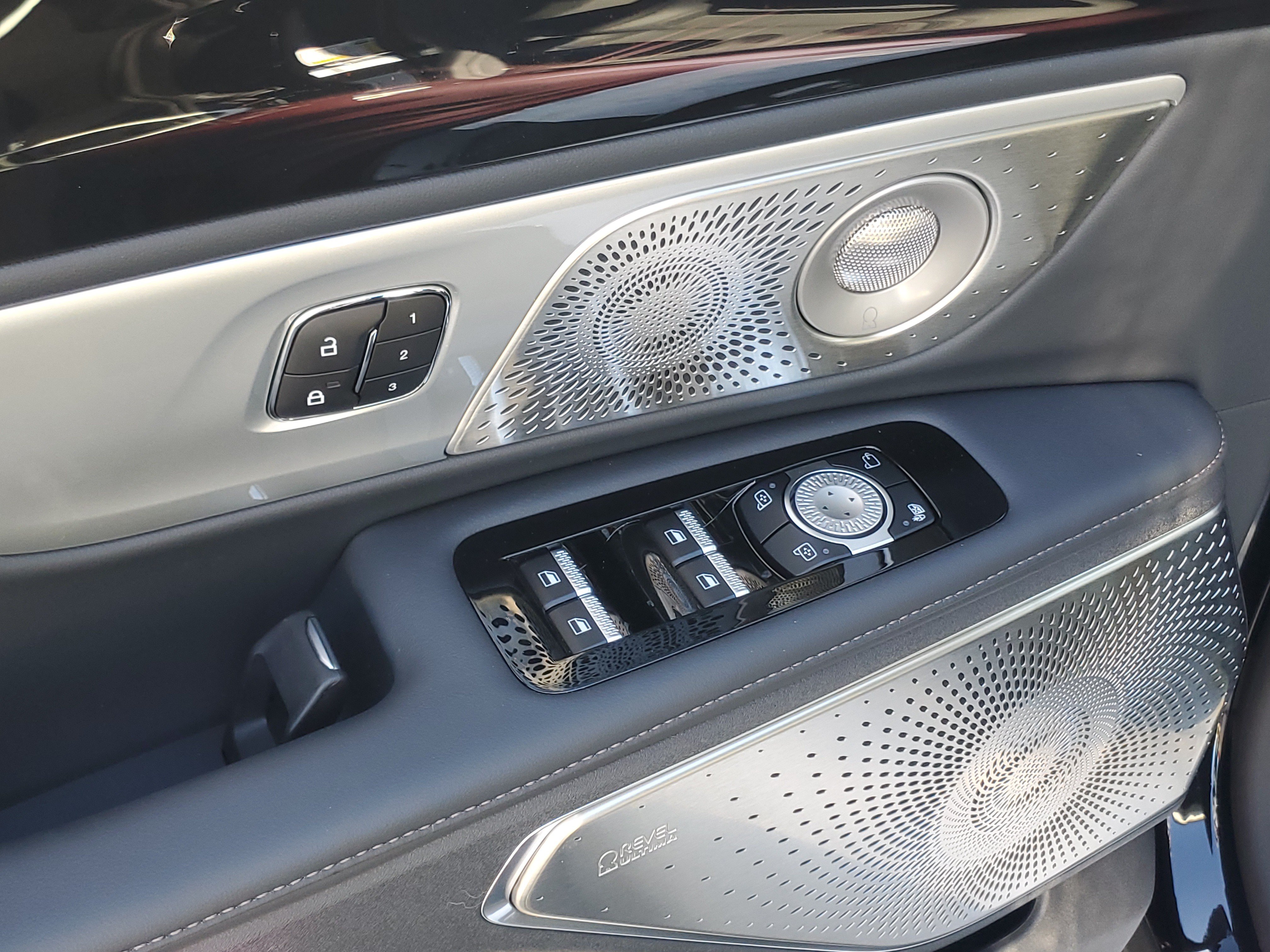 New 2026 Lincoln Nautilus Reserve AWD/4WD image 9