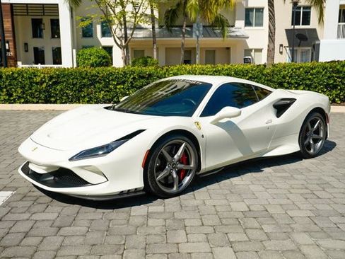 Used 2021 Ferrari F8 Tributo image 2