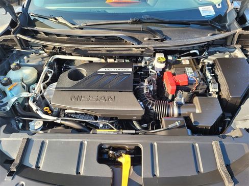 Used 2024 Nissan Rogue SV image 29