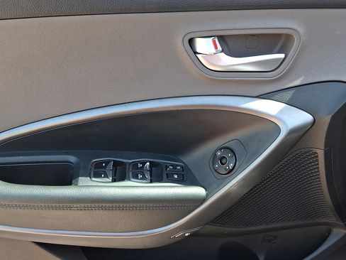 Used 2019 Hyundai Santa Fe XL SE FWD image 13