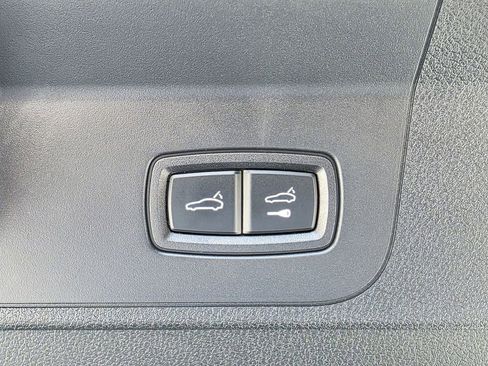 Certified 2023 Porsche Panamera 4 Platinum Edition AWD/4WD image 29