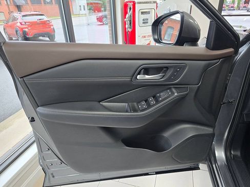 Used 2023 Nissan Rogue SL w/ SL Premium Package AWD/4WD image 18