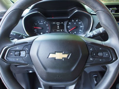 Used 2021 Chevrolet TrailBlazer LT w/ Convenience Package FWD image 21