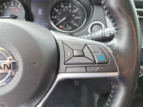 Used 2020 Nissan Rogue SV w/ Sun & Sound Touring Package image 20