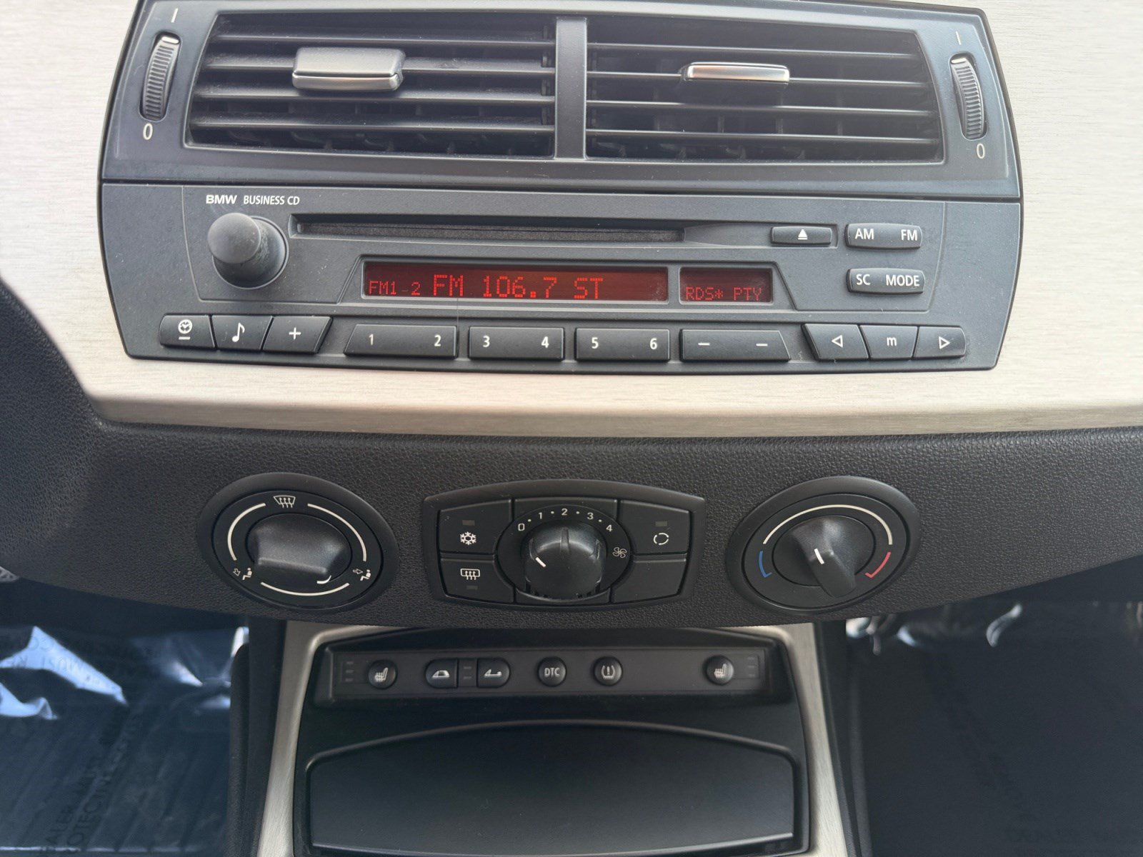 Used 2005 BMW Z4 2.5i RWD image 12