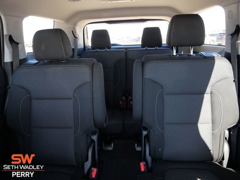 Used 2022 GMC Acadia SLE image 22