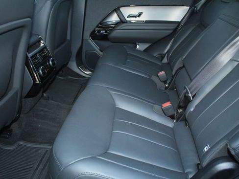 Used 2025 Land Rover Range Rover Sport Dynamic SE image 5