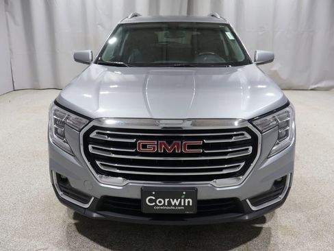 Used 2024 GMC Terrain SLT AWD/4WD image 6
