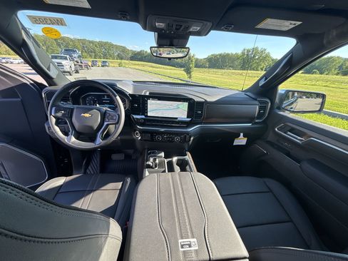 New 2026 Chevrolet Silverado 1500 High Country w/ Technology Package AWD/4WD image 82
