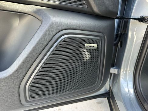 Certified 2025 Porsche Macan image 16