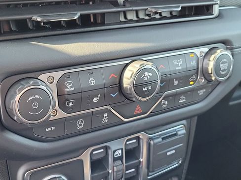 New 2026 Jeep Wrangler Unlimited Rubicon image 30