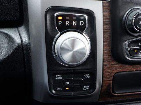 Used 2018 RAM 1500 Laramie image 30