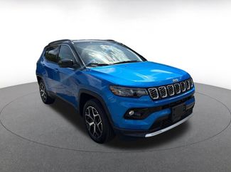Used 2025 Jeep Compass Limited video 2