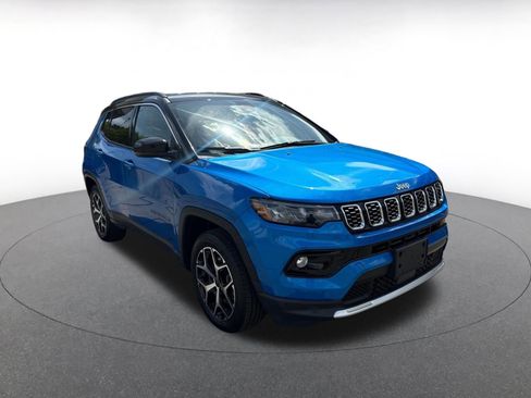Used 2025 Jeep Compass Limited image 2