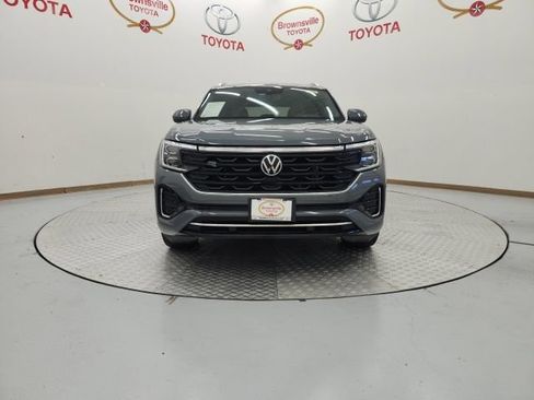 Used 2024 Volkswagen Atlas Cross Sport SEL R-Line AWD/4WD image 4