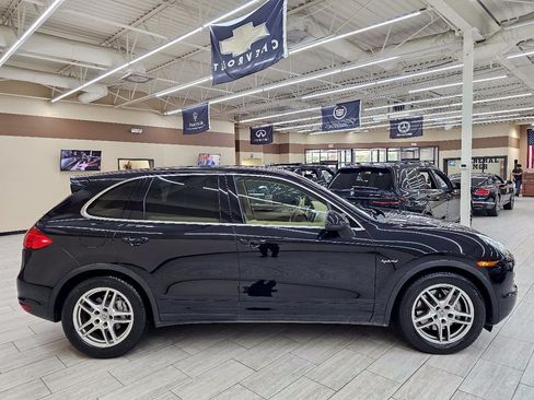 Used 2014 Porsche Cayenne S w/ Comfort Plus Package AWD/4WD image 6