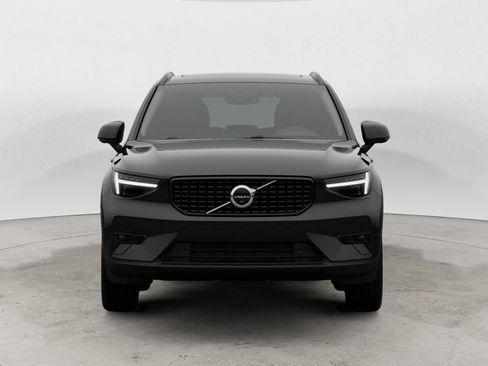 Used 2026 Volvo XC40 B5 Plus AWD/4WD image 2