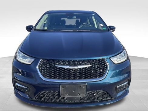 Used 2023 Chrysler Pacifica Touring-L image 22