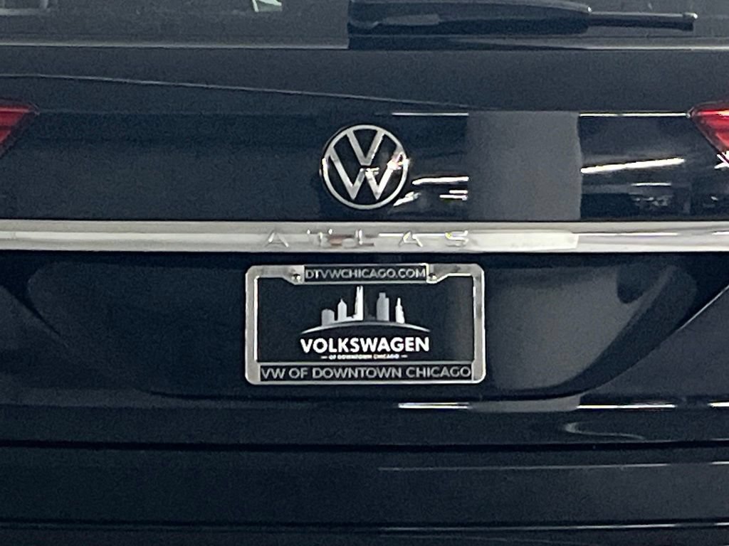 Certified 2023 Volkswagen Atlas Cross Sport SE w/ Panoramic Sunroof Package AWD/4WD image 36