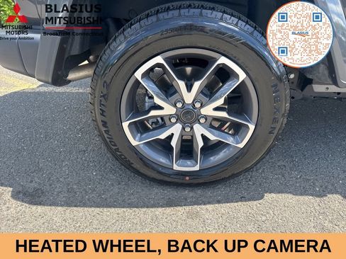 Used 2024 Jeep Wrangler Unlimited w/ Convenience Group AWD/4WD image 6