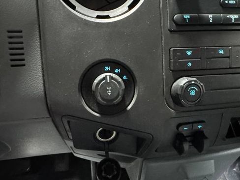 Used 2016 Ford F250 XL w/ Power Equipment Group AWD/4WD image 18