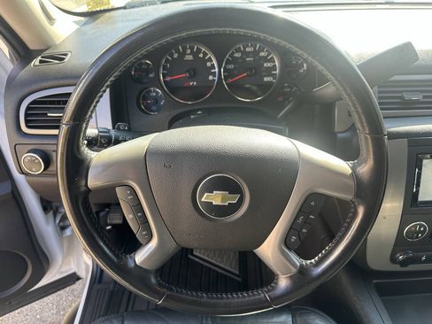Used 2011 Chevrolet Tahoe LT w/ Luxury Package AWD/4WD image 15