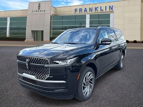 New 2025 Lincoln Navigator L Reserve AWD/4WD image 3